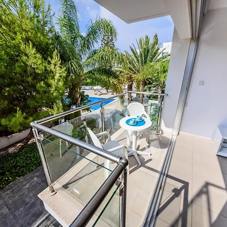 In * بروتاراس